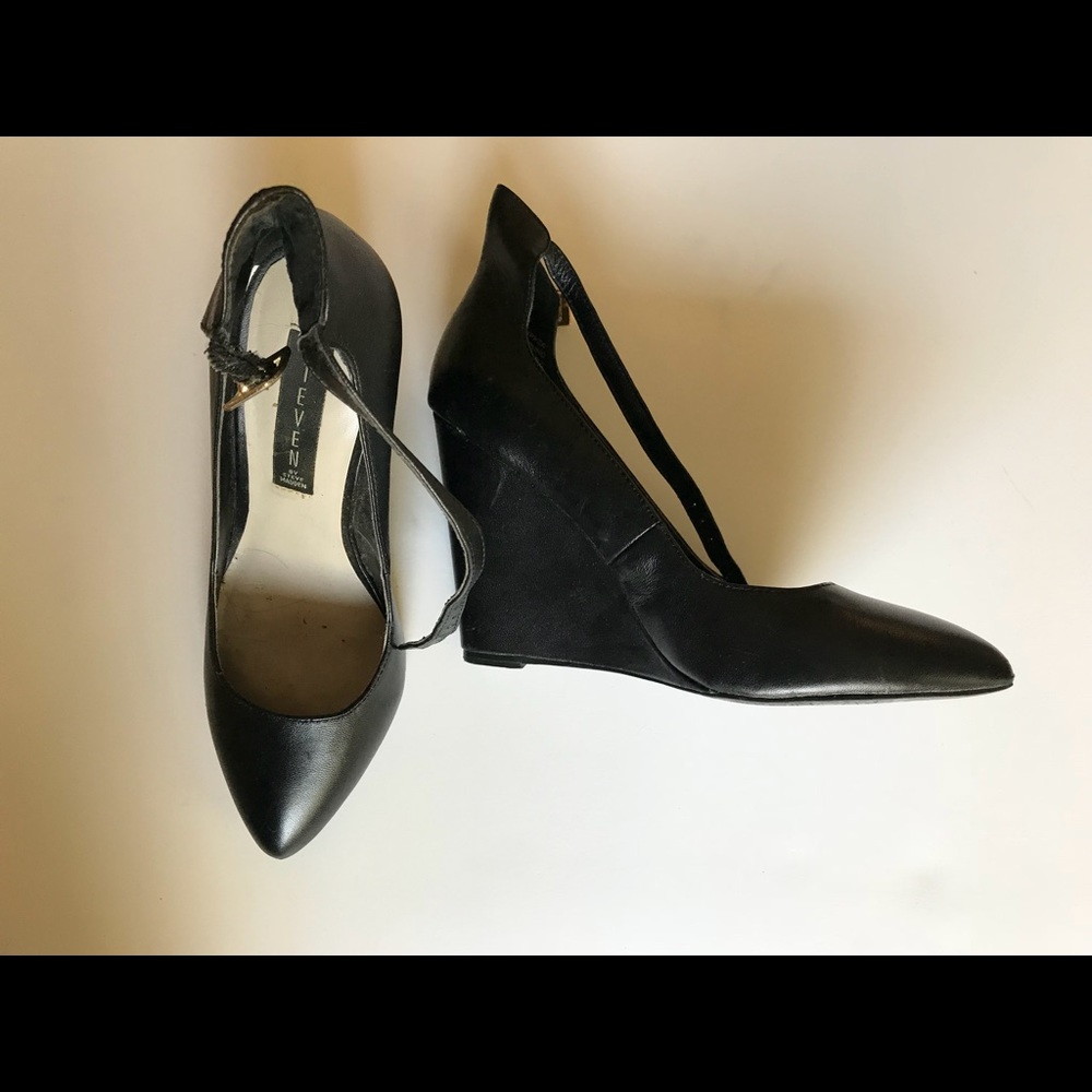 Steve Madden black wedges 7.5
